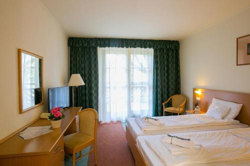 Zichy Park Hotel — 4-Star Luxury Hotel in Nemetker, Hungary