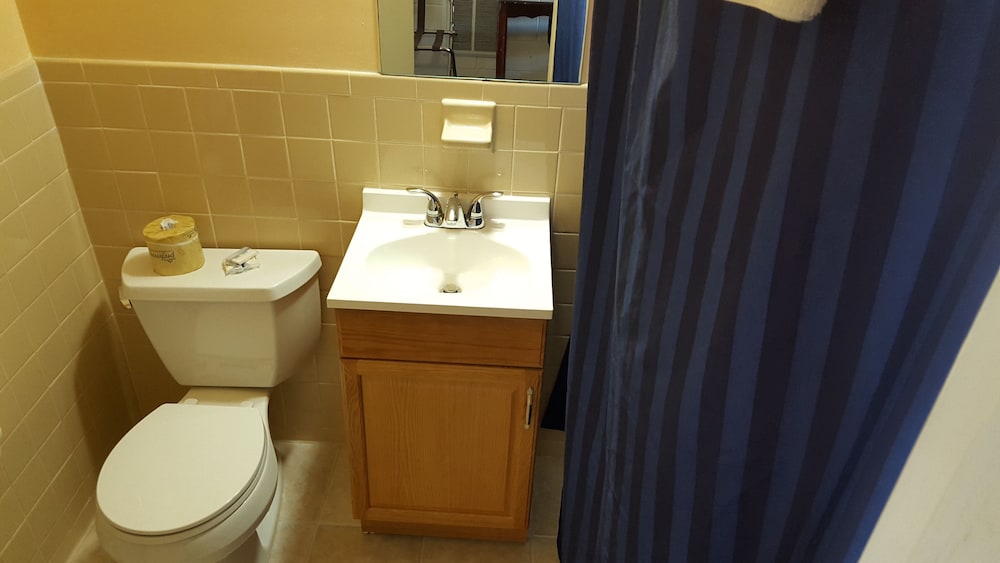 Red Carpet Inn Blacksburg - photo 11