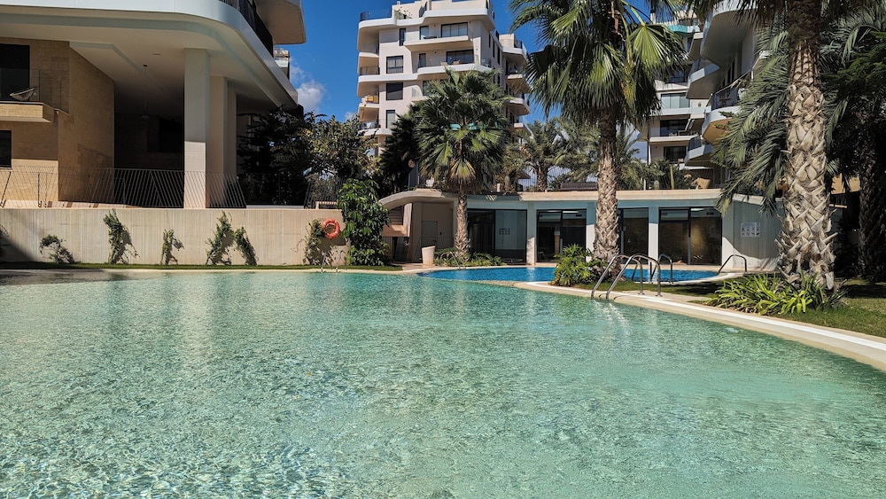 Allonbay Sweet Apartment — 4-Star Luxury Hotel in Villajoyosa, Spain