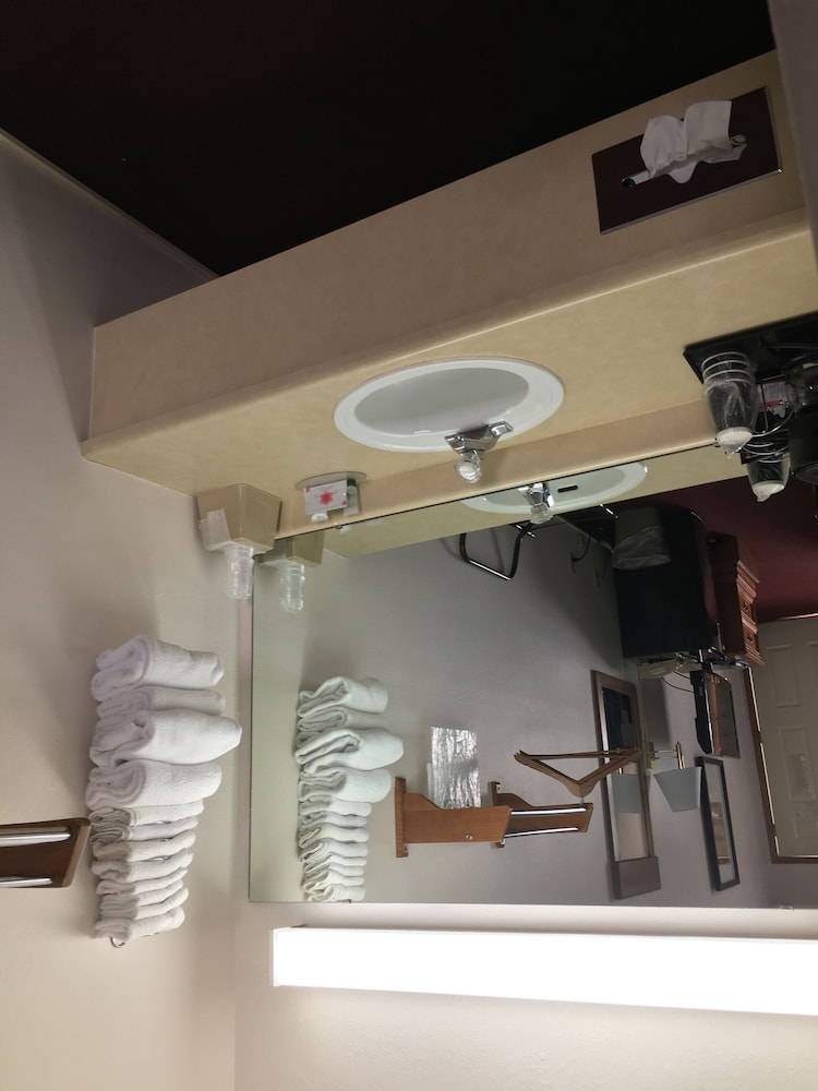 Spinning Wheel Inn - photo 11