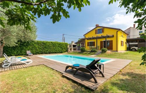 Lovely Home In Kastel With Wifi — 4-Star Luxury Hotel in Buje, Croatia
