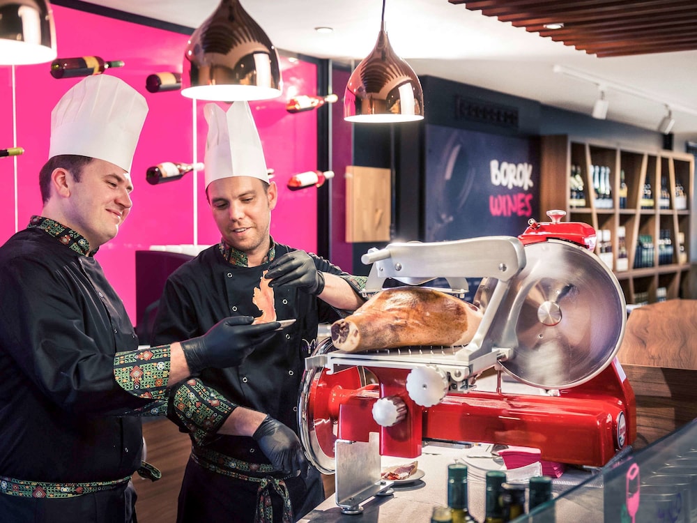 מזון ומשקאות