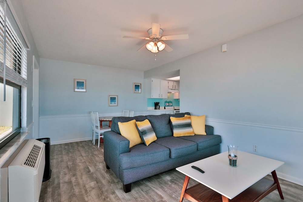 Coastal Waters Inn - photo 93