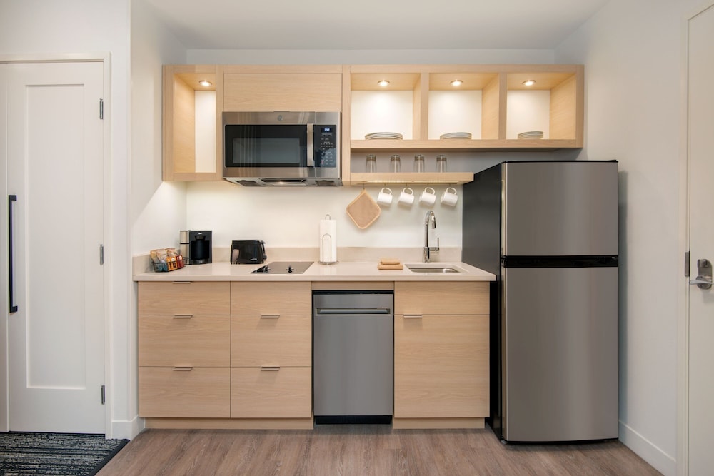 TownePlace Suites by Marriott Atlanta Airport North - photo 8