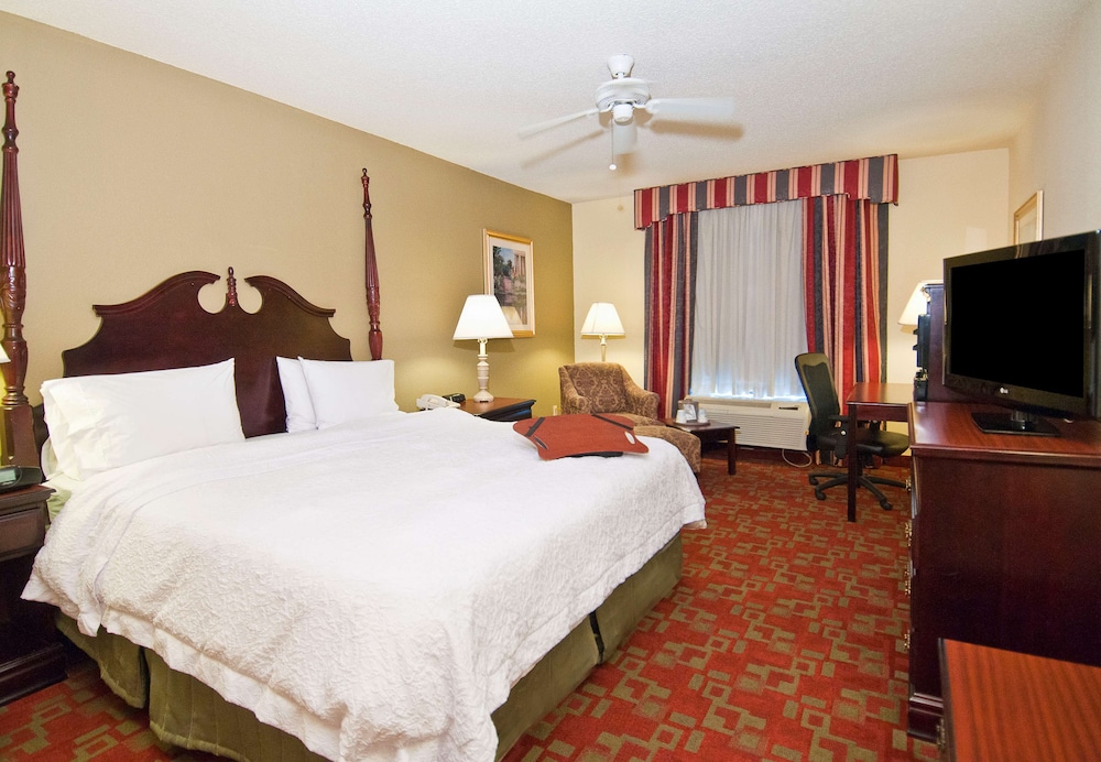 Hampton Inn Canton - photo 24