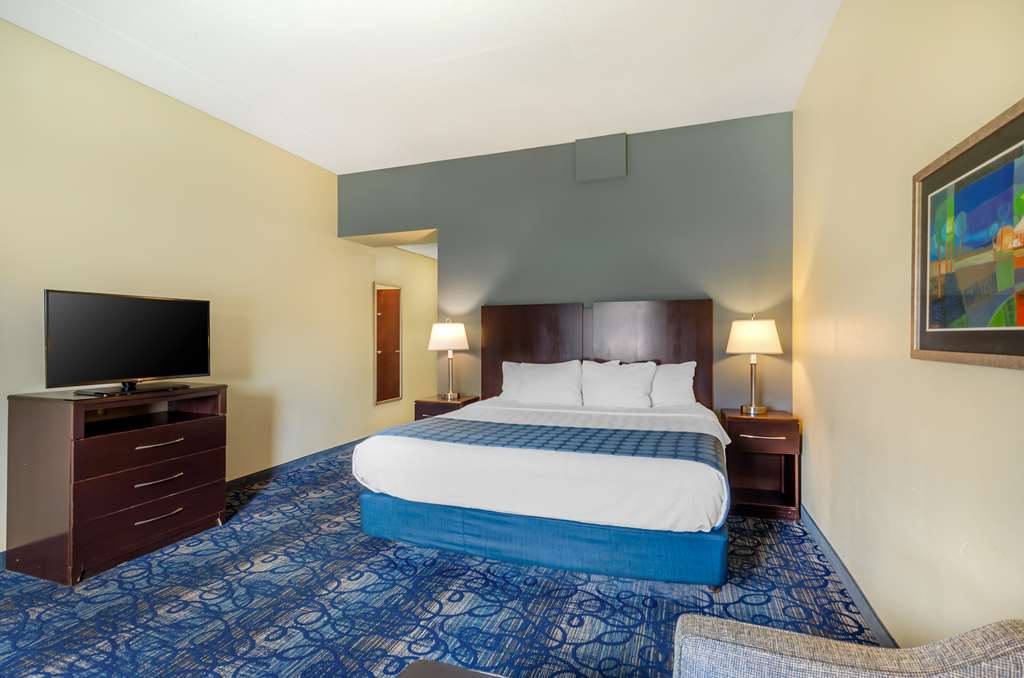 Best Western Plus Waynesboro Inn & Suites Conference Center - photo 12