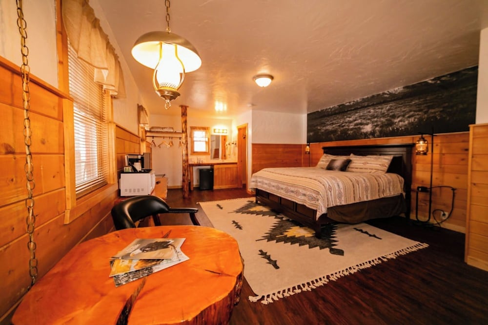 Chinook Winds Motel - photo 14