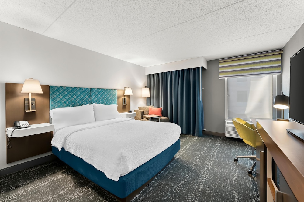Hampton Inn & Suites Newtown - photo 61