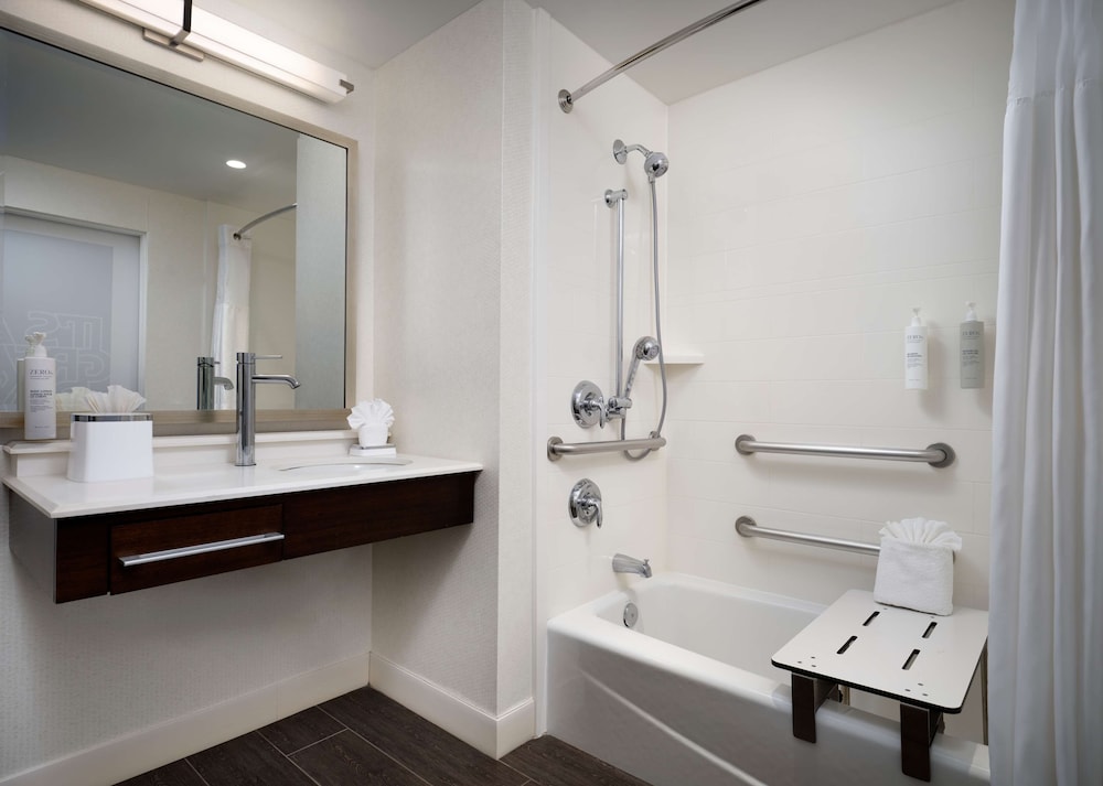 Hampton Inn & Suites Dallas Downtown - photo 35