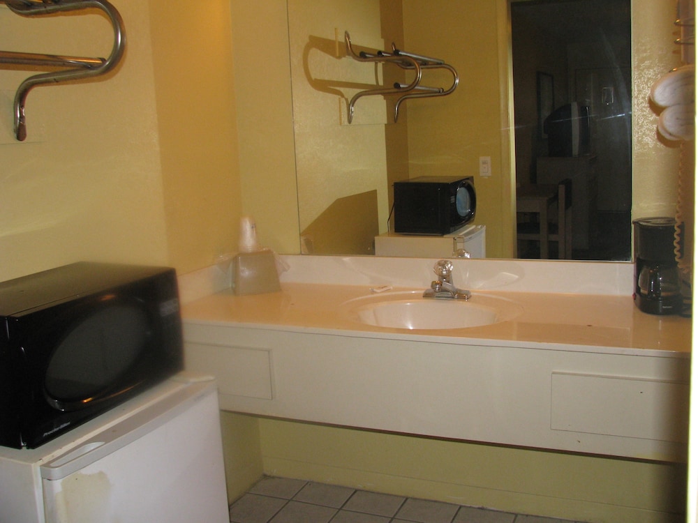 Summer Breeze Motel - photo 6