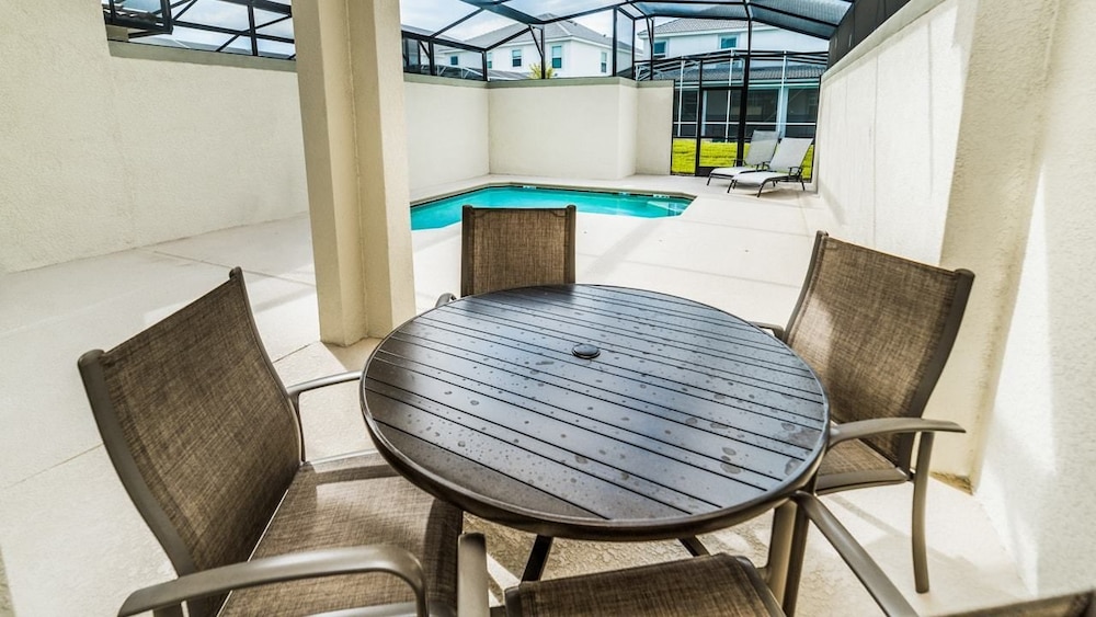 Grhdog9041 Champions Gate Resort 4 Bed 3 Baths Townhouse - photo 2