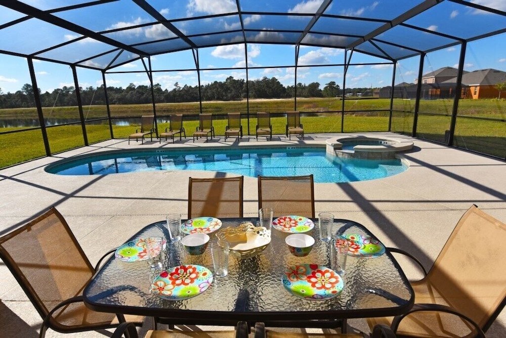 Watersong Resort 5 Bed Sleeps 10 Private Pool - photo 27