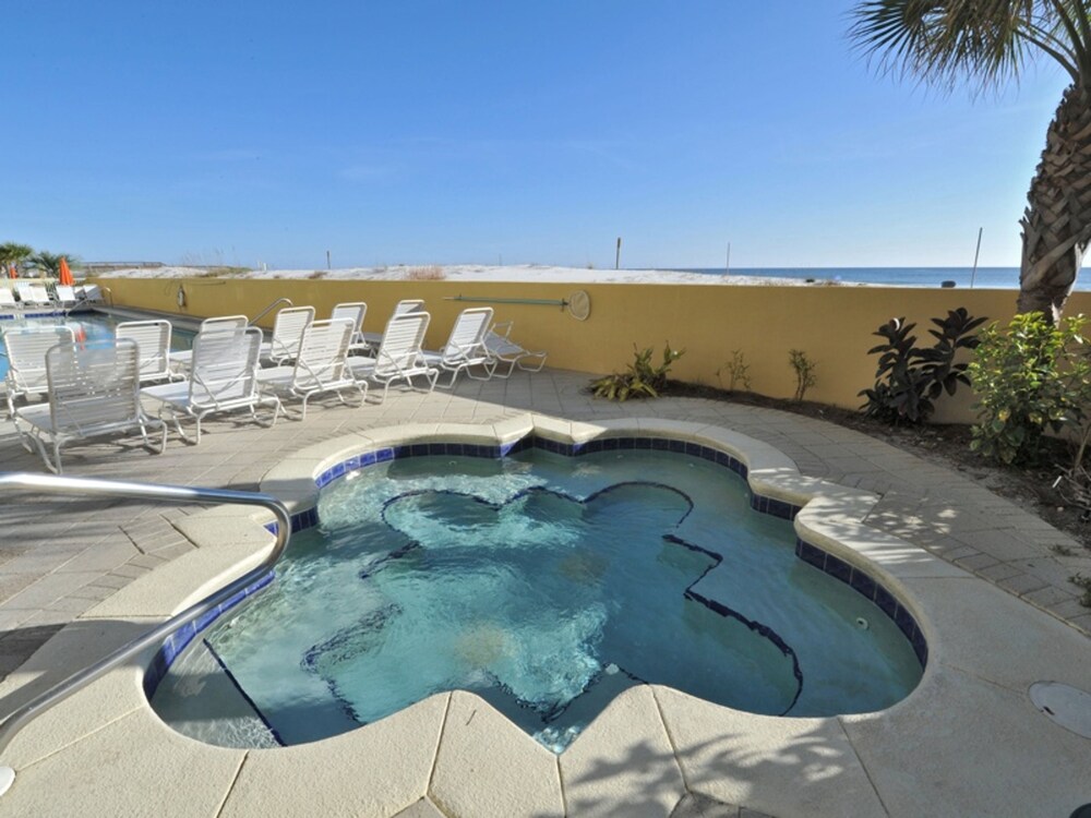 Pelican Isle 606 by RedAwning - photo 18