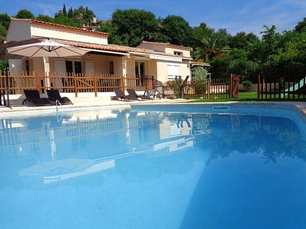Villa Chemin Des Combes — 4-Star Luxury Hotel in La Gaude, France