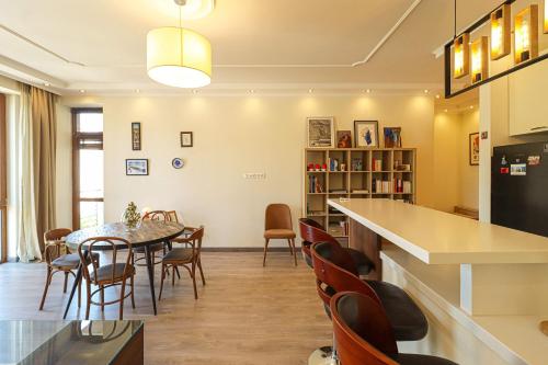 Central and Comfy Tbilisi 1BR Apartment by Wehost