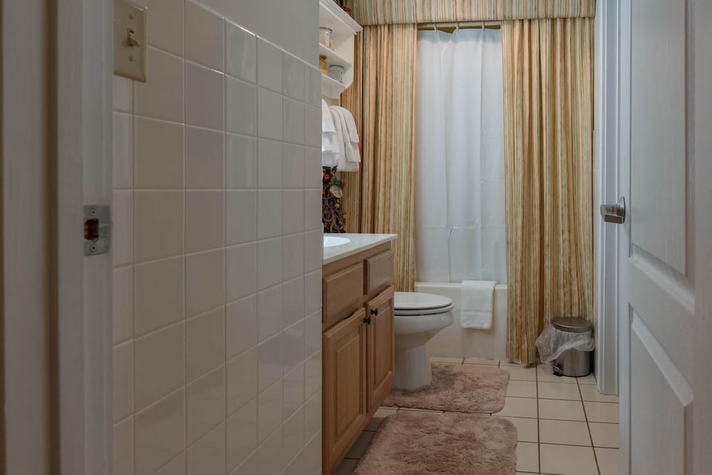 1501 Golf View Towers Southern Comfort - photo 32