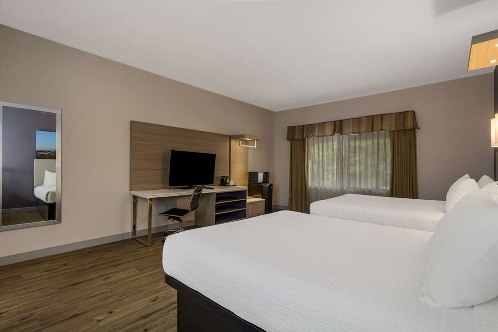 Best Western Diamond Bar Hotel & Suites - photo 28
