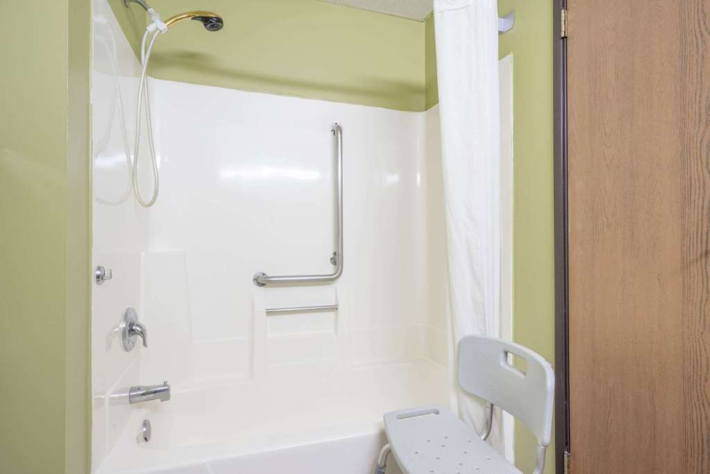 Super 8 by Wyndham Red Wing - photo 5