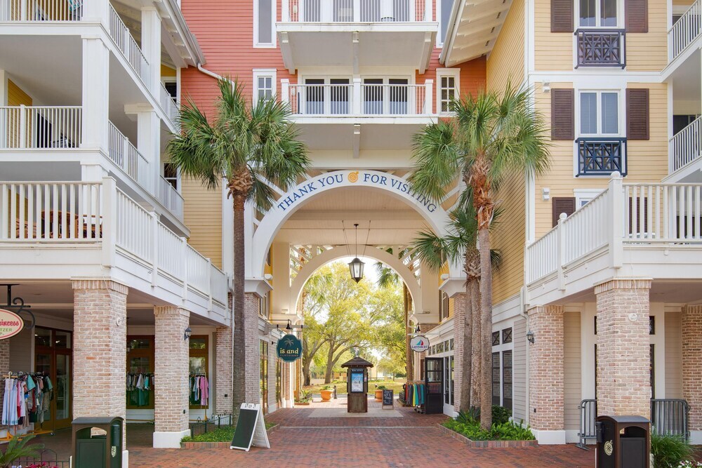 1285 Laurel Grove Seabatical in Destin, United States