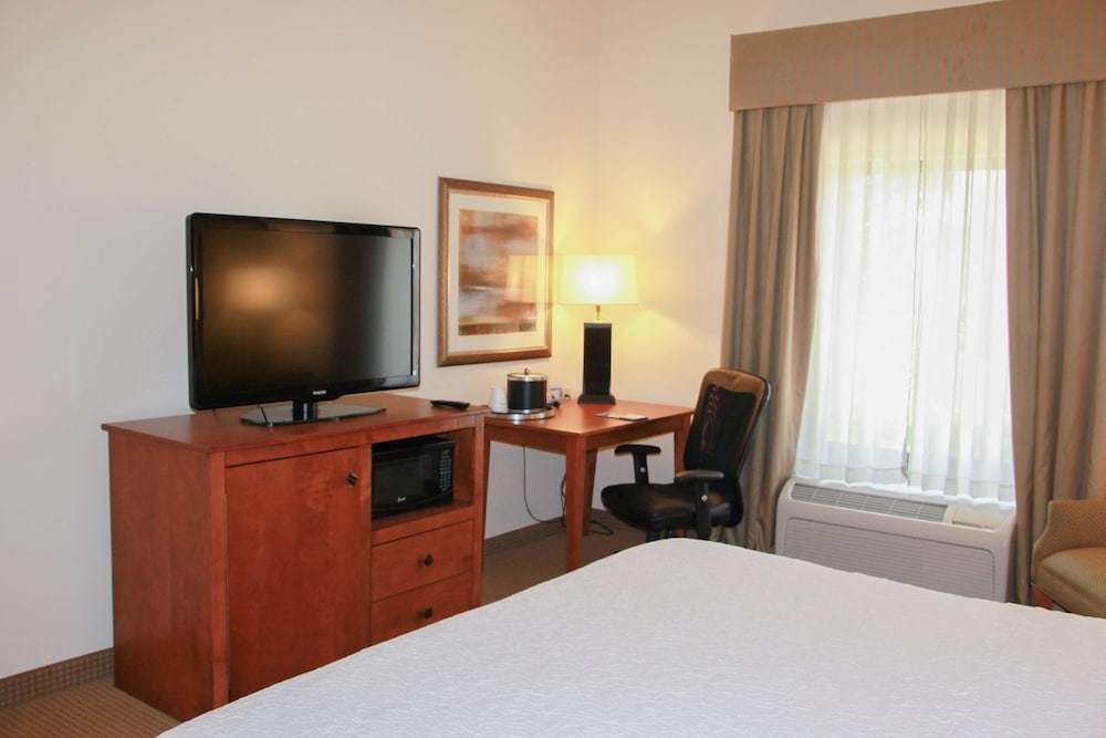 Hampton Inn & Suites Radcliff Fort Knox - photo 20
