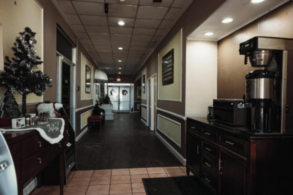 Reidsville Inn & Suites by Oyo Hwy 29 - photo 5