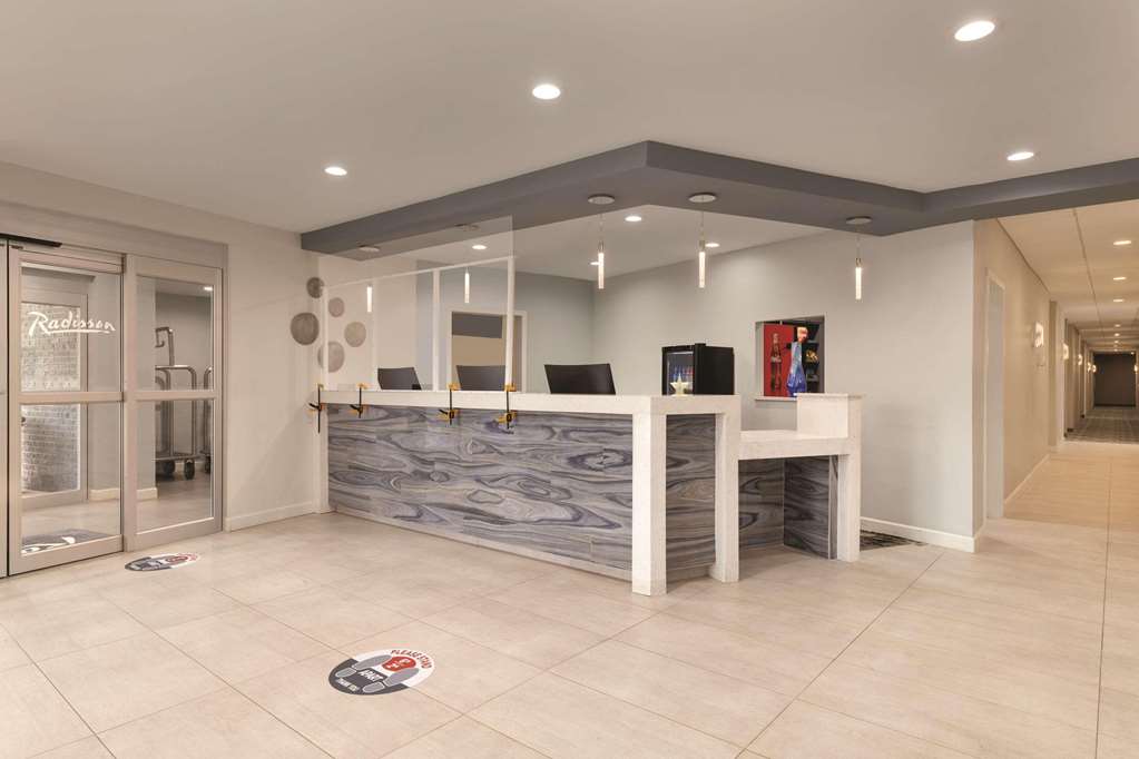 Radisson Hotel Atlanta Airport - photo 3