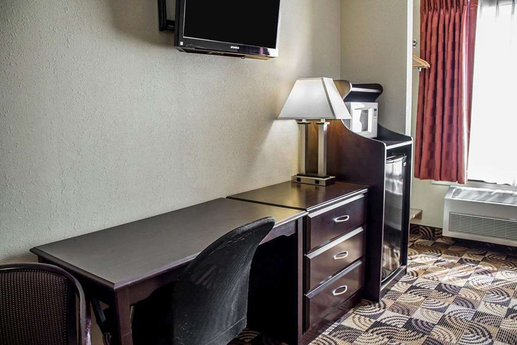 Quality Inn Brunswick Cleveland South - photo 14