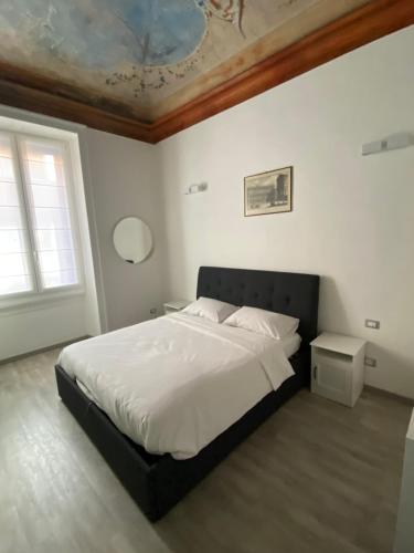 Brera's Elite Apartment — 4-Star Luxury Hotel in Milan, Italy