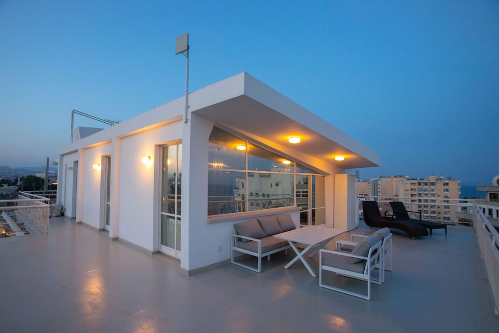1 80 Collection Penthouse by TrulyCyprus — 4-Star Luxury Hotel in Limassol, Cyprus