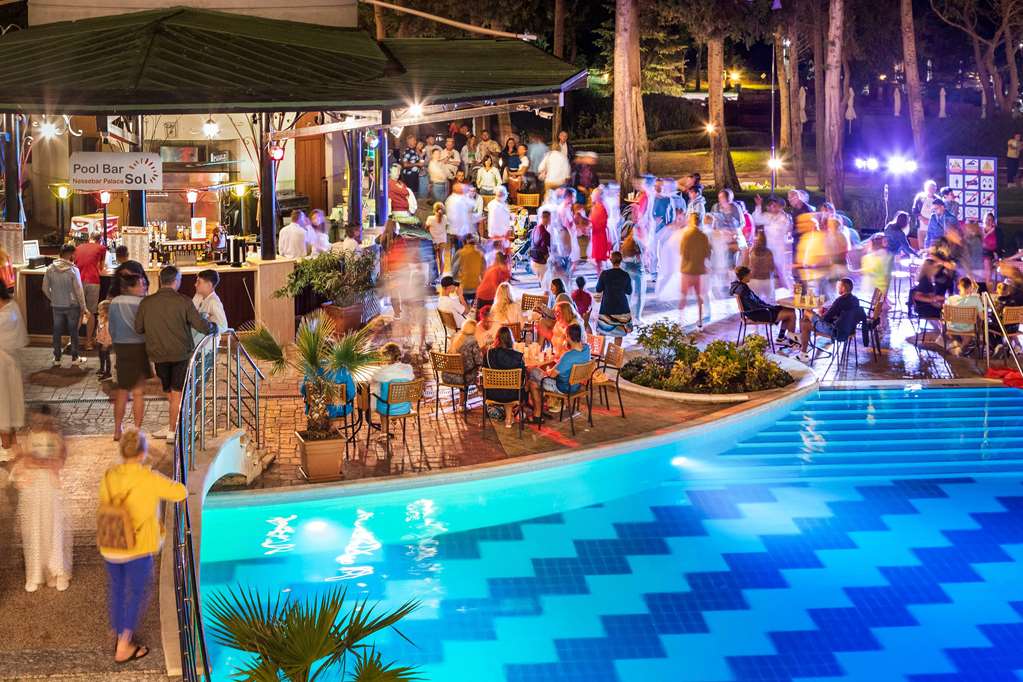 מזון ומשקאות