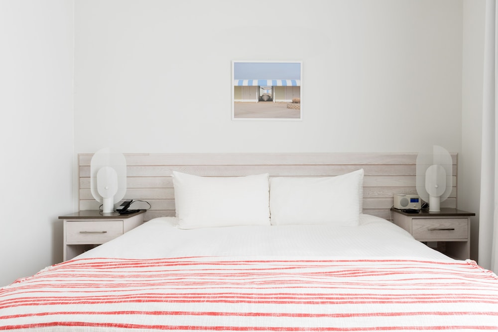Bungalow Hotel - photo 18