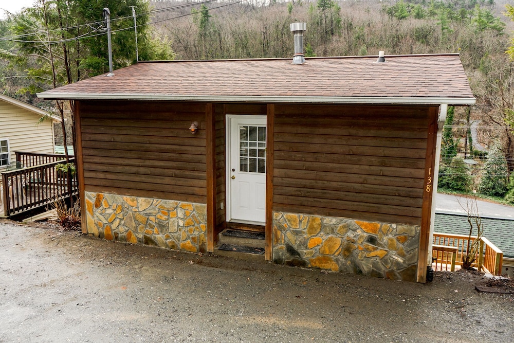 The Chimney Rock Inn & Cottages - photo 16