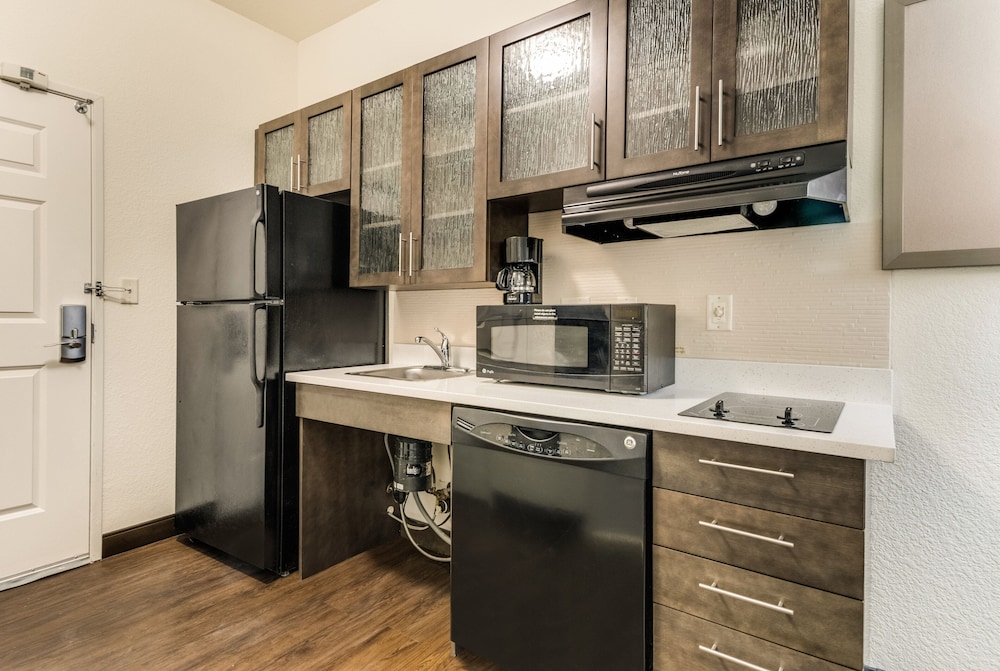 Candlewood Suites Portland Airport by IHG - photo 35