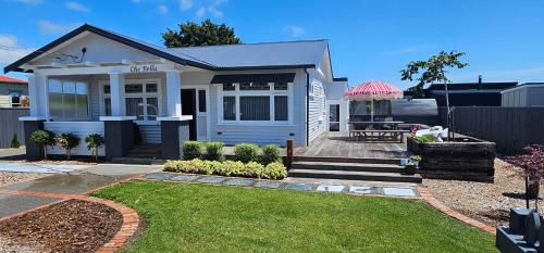 Che Bella in Unknown City, New Zealand