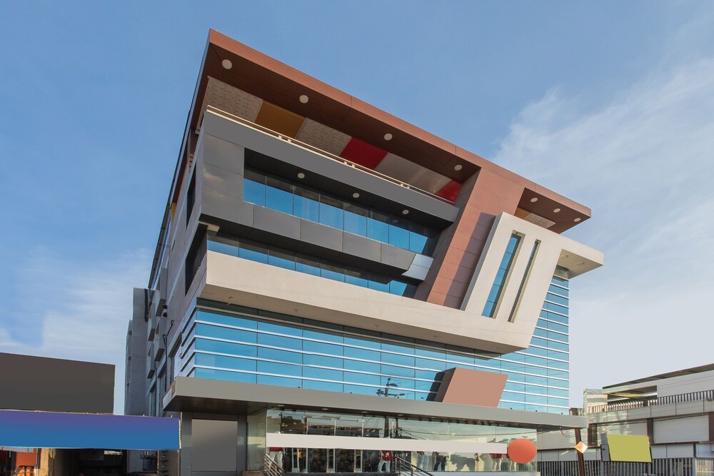 Oyo 23640 Hotel Sai Kripa - carbon neutral hotel in Dewas