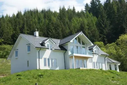 Sealladh an Loch in Inverness, United Kingdom