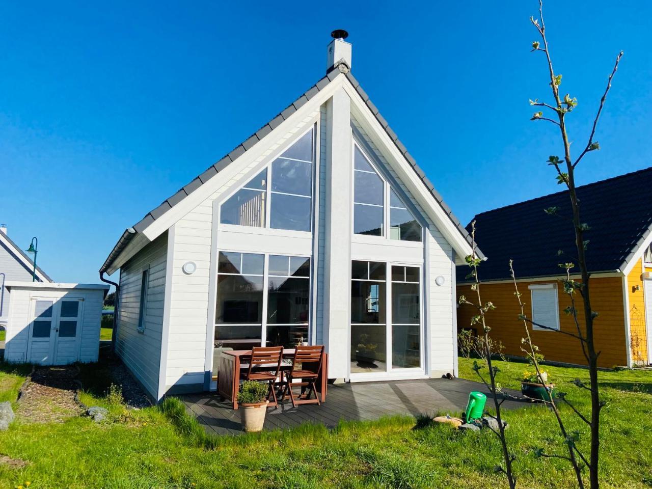 Skandi Design Ferienhaus mit Hafenblick & Beach in Wandlitz, Germany