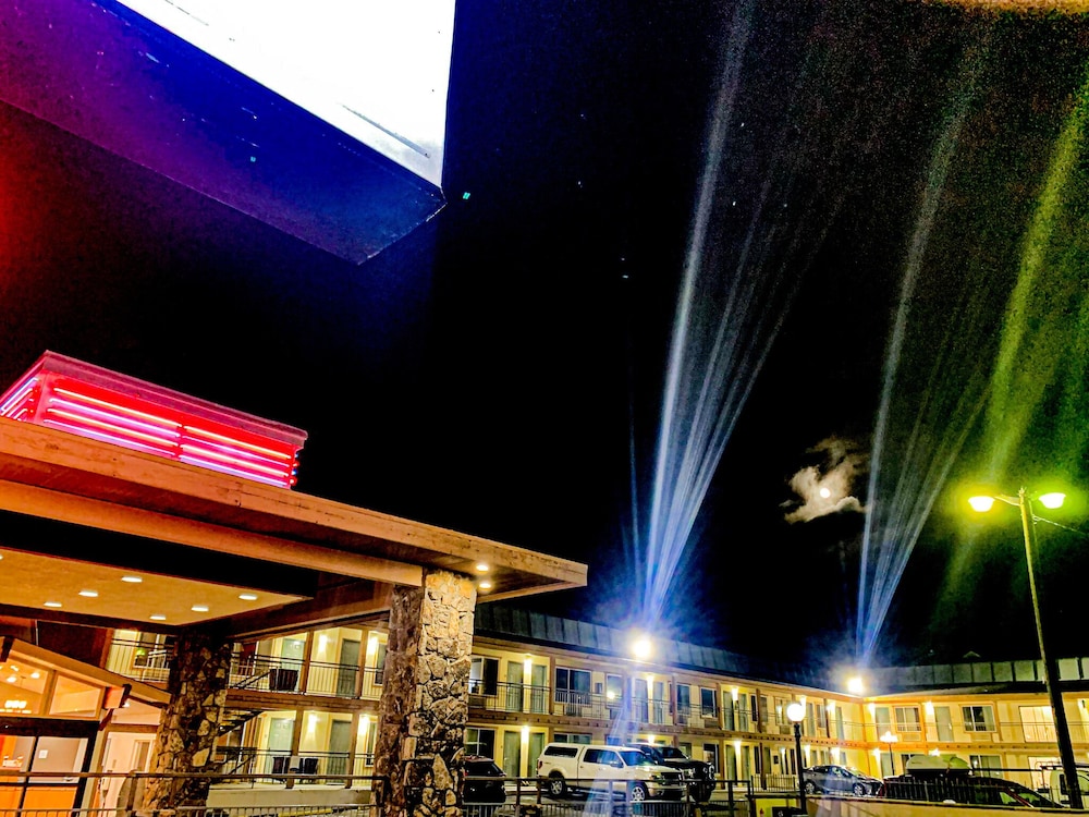 Econo Lodge Inn & Suites Winnemucca - photo 18