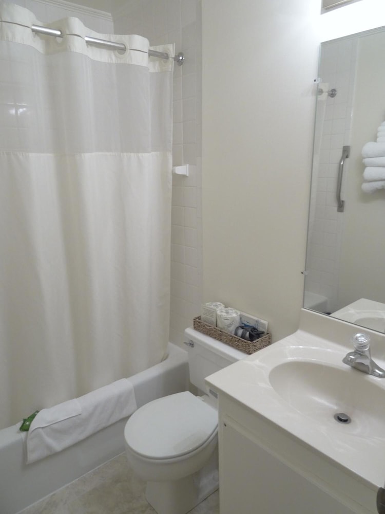 Amish Country Motel - photo 21