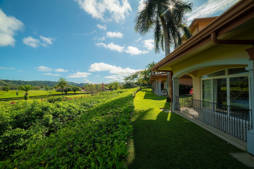 Colina 5E 2 bdr Garden View in Los Suenos — 4-Star Luxury Hotel in Jaco, Costa Rica
