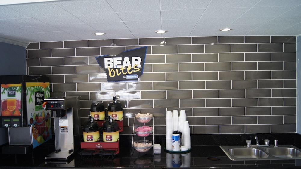 Travelodge by Wyndham North Richland Hills Dallas Ft Worth - photo 16