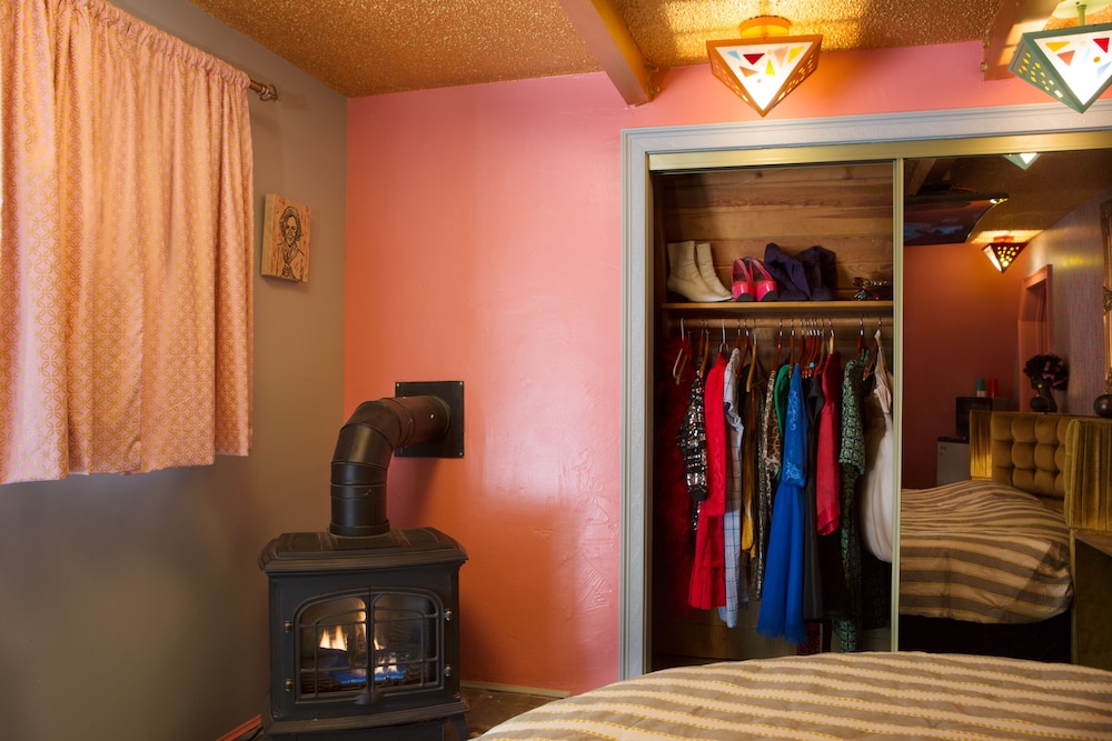 Hicksville Pines Chalets & Motel - photo 17