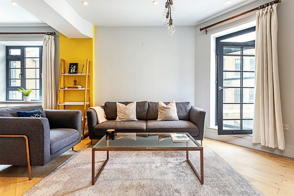 Modern Brentford Flat — 4-Star Luxury Hotel in Brentford, United Kingdom
