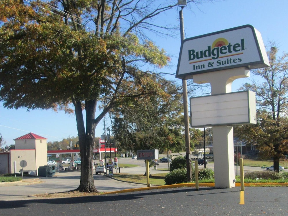 Budgetel Inn and Suites - carbon neutral hotel in Rockingham