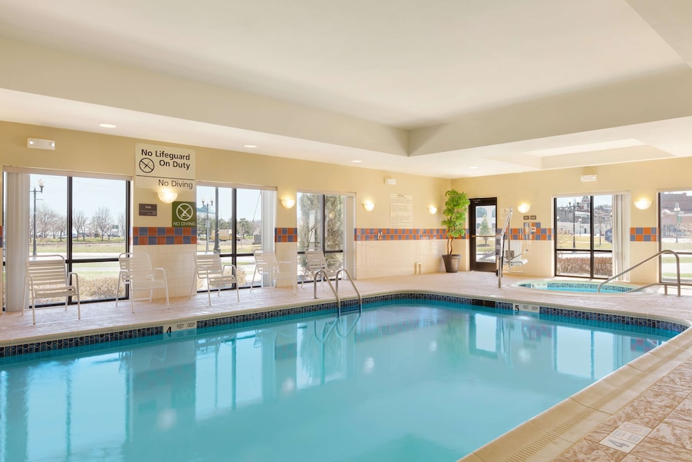 Hampton Inn Geneva - photo 18