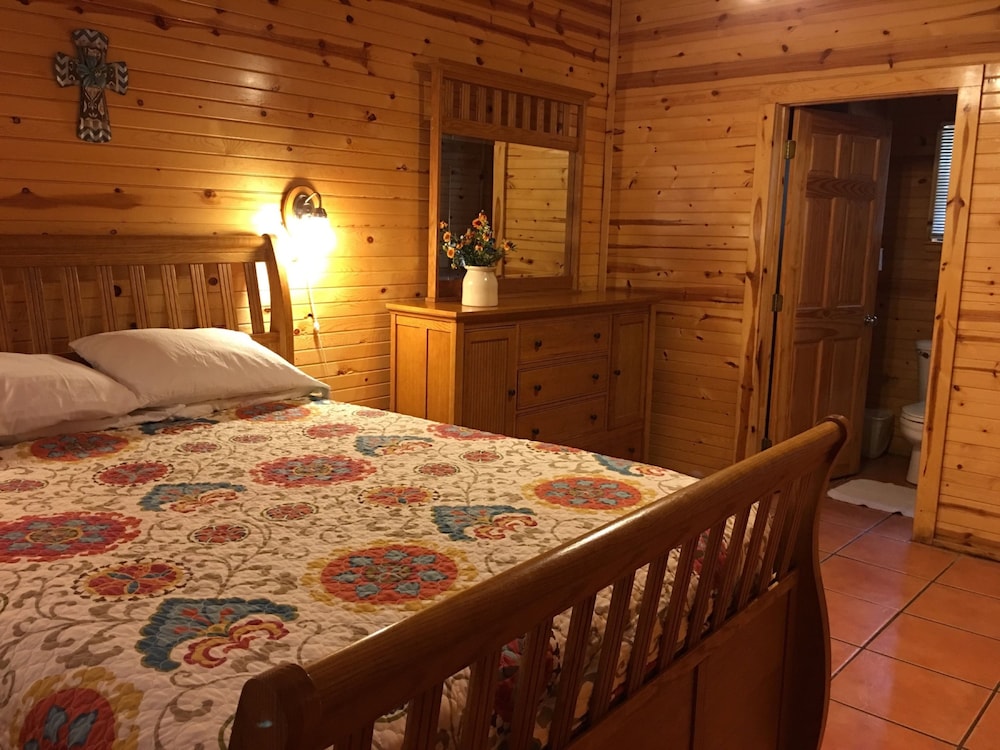 Frio Springs Lodges - photo 7