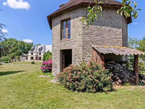 Domaine de L'isle Maniere 10 Pers — hotel in Saint-Quentin-Sur-Le-Homme