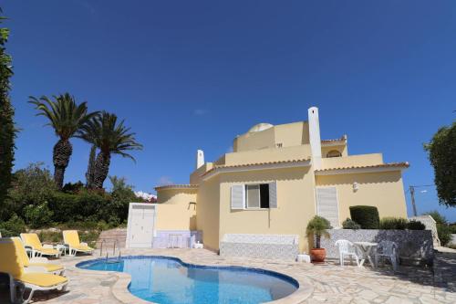 Villa Carvoeiro Ceu — 4-Star Luxury Hotel in Lagoa, Portugal