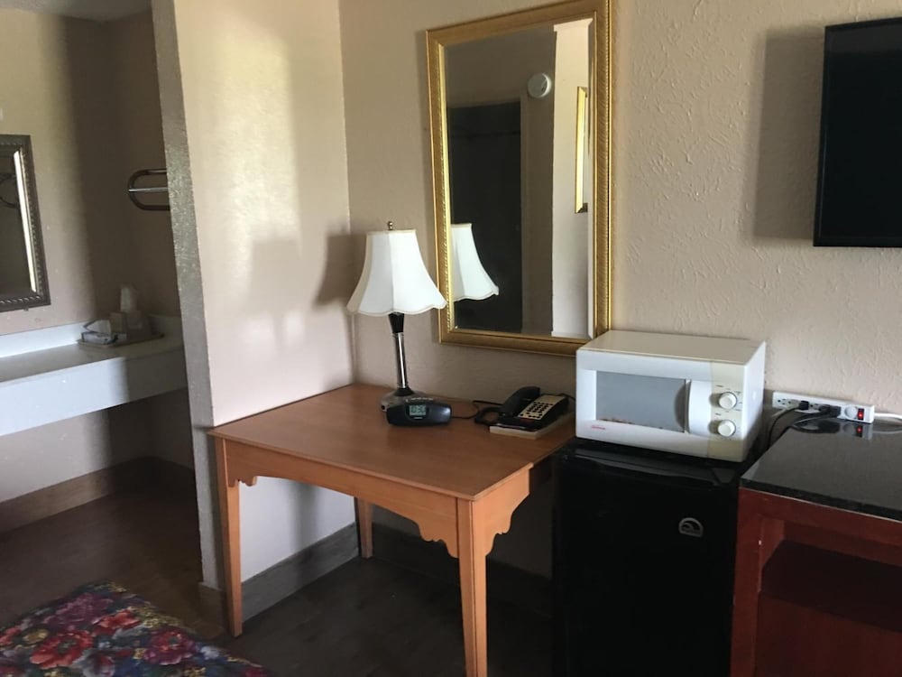 Chaparral Motel - photo 13