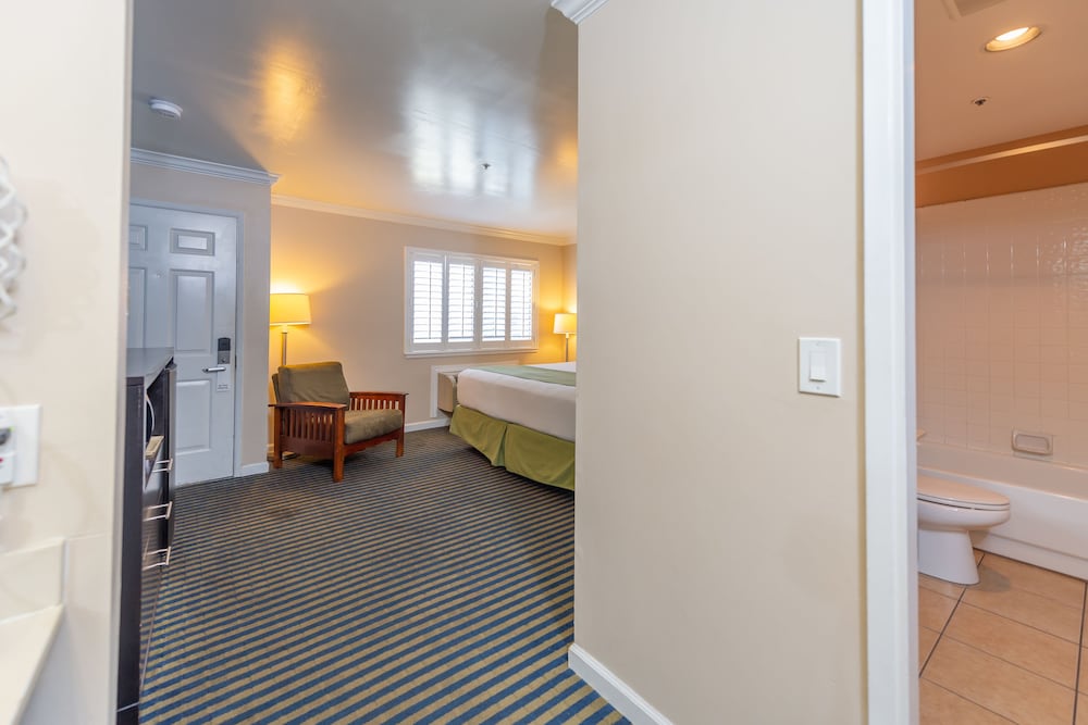 Ocean Pacific Lodge - photo 20